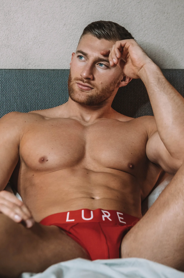 RED BRIEF
