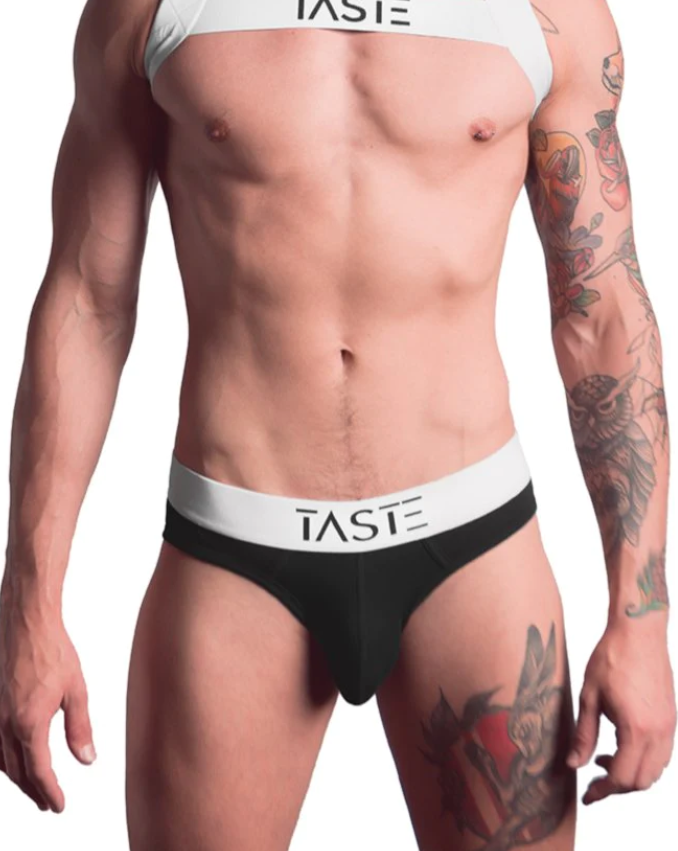 SIGNATURE BRIEF BLACK ON WHITE
